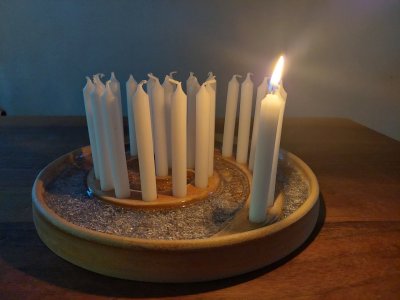Keramická adventní spirála v pastelových barvách